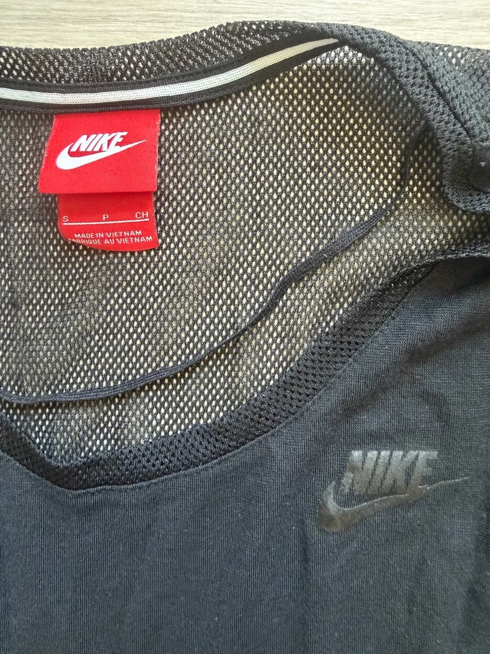 Nike Black Women’s Long-Sleeve Crewneck Top